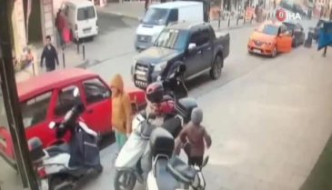 Otomobil çocuğa böyle çarptı