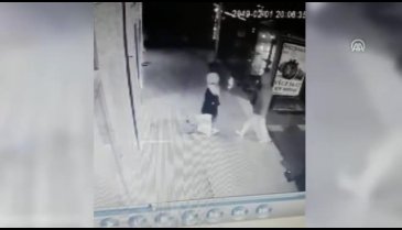 O anlar kamerada! Arkadan yaklaşıp...