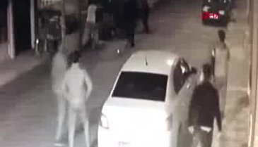 Bursa'da yol verme kavgası güvenlik kameralarına yansıdı