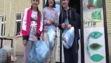 Bursa'da geri dönüşüm malzemesi getiren öğrencilere bedava alışveriş fişi