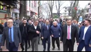 Bursa Büyükşehir Belediye Başkanı Aktaş manilerle karşılandı