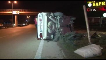 Kaldırıma çarpan otomobil takla attı: 2 yaralı