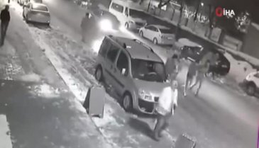 Çatıdan düşen kar kütlesi faciaya neden oluyordu