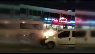 Seyir halindeki otomobil alev aldı!