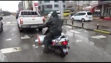 Yürekleri ağza getiren yolculuk: Bombayla yolculuk yapıyor