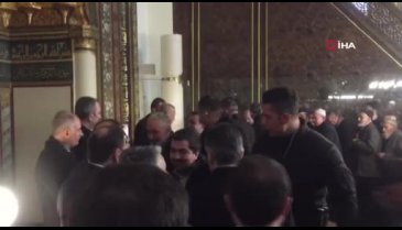 Bursa Ulucami'de Cumhurbaşkanı Erdoğan'a sevgi seli