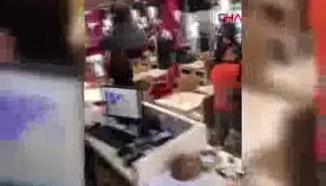 AVM bir anda karıştı... Ortalık savaş alanına döndü