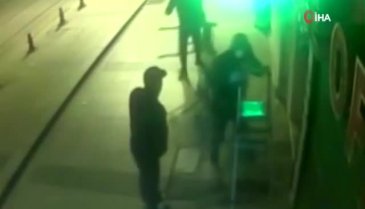 Döviz bürosunu soyma girişimi kamerada