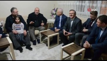 Bursa Büyükşehir Belediye Başkan Adayı Bozbey'den İnegöl'de sürpriz ev ziyareti