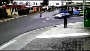 Sürücü havada taklalar attı