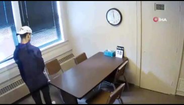 Polis merkezinin penceresinden atlayıp kaçtı