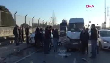 Ters yönde giden taksi kamyona ve minibüse çarptı