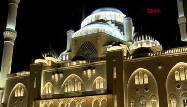 Çamlıca Camii'nde ilk ezan okundu
