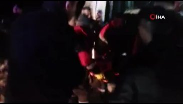 Bursa plakalı yolcu otobüsü devrildi: Çok sayıda yaralı var