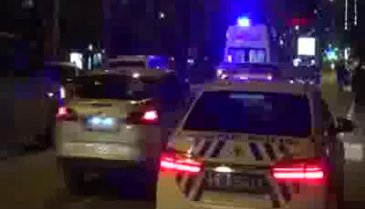 Yaya geçidinde otomobil çarptı!