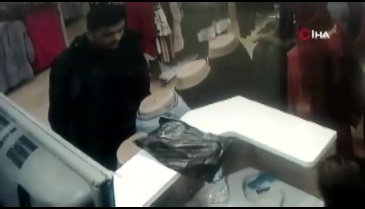 Tırnakçılık yaparken kameraya yakalandı