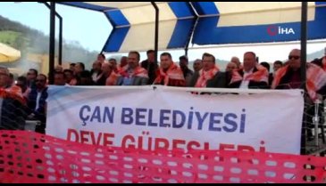 Develerin altında ölüyorlardı