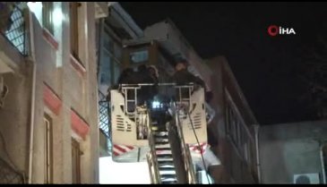 Otelde yangın paniği! 20 kişi...