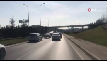İstanbul'da zarf için tünel kapatan sürücü kamerada