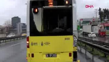 Kayganlaşan yol kaza getirdi!