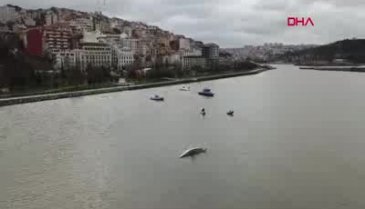 Haliç'te yelkenli tekne battı
