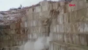Bursa'da mermer ocağı çöktü!