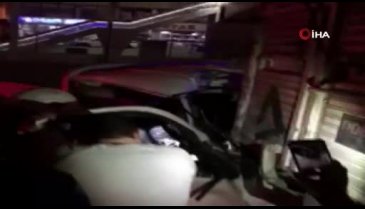 Bursa'da kamyonetle kamyon çarpıştı! 1 yaralı...