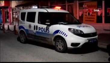 Kafe önündeki silah sesleri paniğe neden oldu