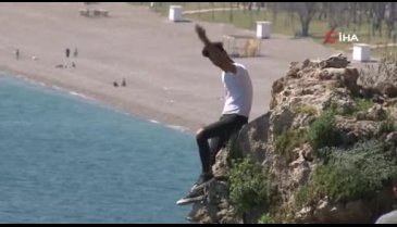 Antalya'da falezlerde korku dolu anlar