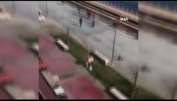 Bursa'da küçük çocukları dilendiren şahıslar vatandaş kamerasında