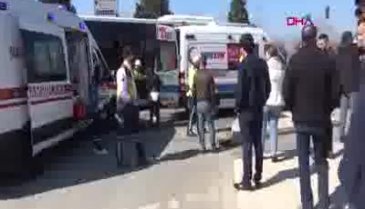 Sahil yolunda dolmuş ile otomobil çarpıştı: 10 yaralı