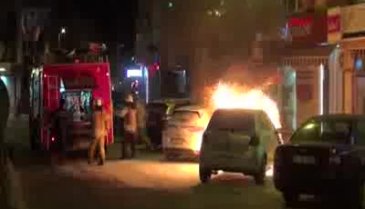 Silivri'de otomobil alev alev yandı