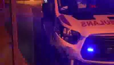 Ambulans ile otomobil çarpıştı! Yaralılar var