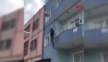 Canını hiçe sayarak eşya taşıdı
