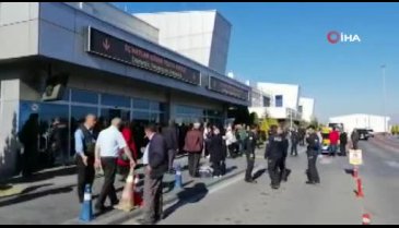 Kayseri Havaalanı'nda silah sesleri duyuldu, yaralı polisler var