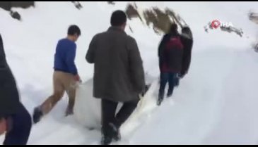 Karda 2 kilometre branda üzerinde sürüklenerek kurtarıldı