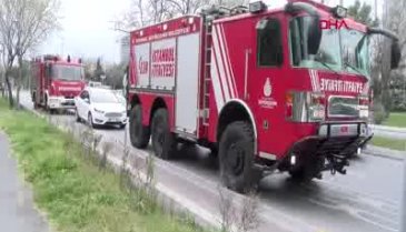 TIR ve otobüs üst geçide sıkıştı!