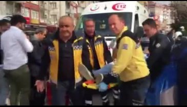 Ambulans ile hafif ticari araç çarpıştı: 5 yaralı
