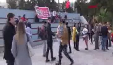 "Gözaltında" evlenme teklifi