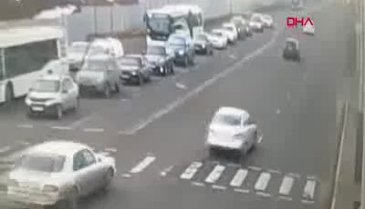 2 kişinin öldüğü zincirleme otobüs kazası kamerada