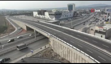 Bursa'da Panayır Köprülü Kavşağı trafiğe açıldı