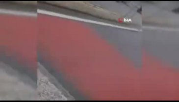 Taksiciler birbirine girdi, onlar film gibi izledi!