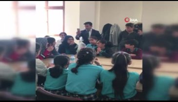 Bursa'da öğrenciler mektup gönderdikleri askerlerle telekonferans aracılığı ile görüştü