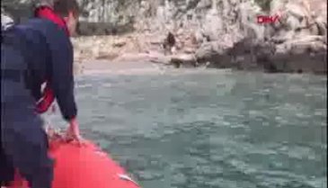 Kıyıda mahsur kalan 4 göçmen kurtarıldı