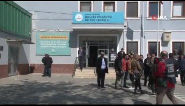 Bursa'da Büyükşehir Belediye Başkan Adayı Mustafa Bozbey oyunu kullandı
