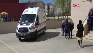 Oy kullanmaya ambulansla götürüldü
