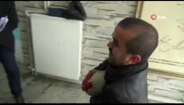 130 santim boyundaki İmran oy Kullanmaya çilli horozuyla geldi