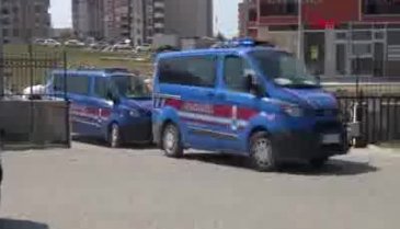FETÖ şüphelisi eski emniyet müdürü ve akademisyen sınırda yakalandı