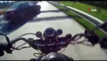 Emniyet şeridinde motorcuya çarptı!