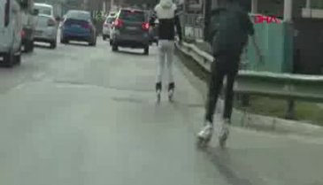Bursa'da patenli gençlerin tehlikeli yolculuğu